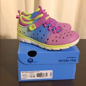 EUC Stride Rite Magenta Multicolored Phibian Shoes